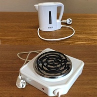 Плита электрическая (электроплитка) "ЭЛБЭТ" и чайник электрический пластиковый "ЭЛБЭТ" 0,5 л.